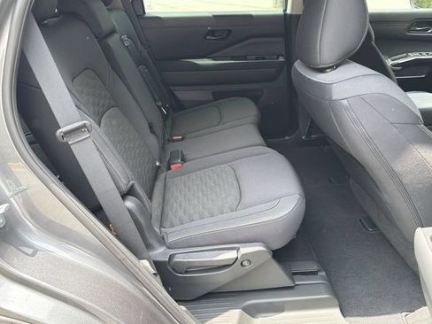 Certified 2024 Nissan Pathfinder S AWD/4WD image 17