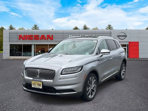 Used 2022 Lincoln Nautilus Reserve w/ Luxury Package AWD/4WD image 2