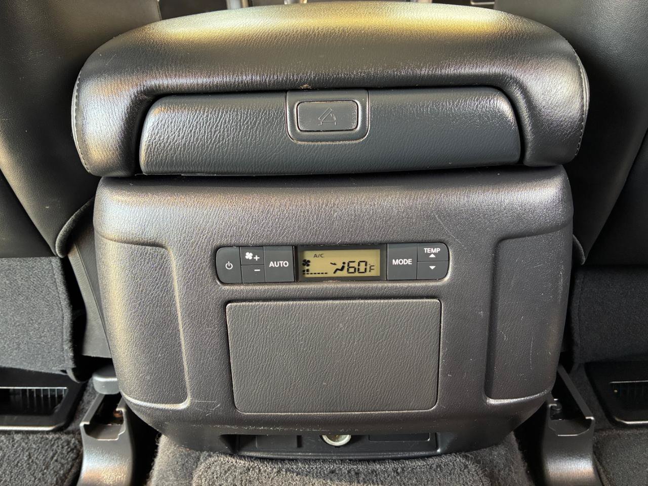 Used 2021 Nissan Armada SV w/ SV Appearance Package RWD image 32