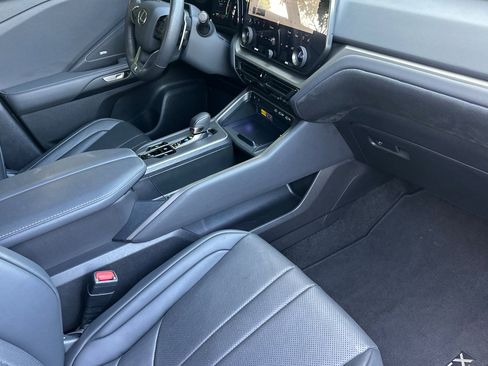 Certified 2025 Lexus TX 500h AWD w/ Technology Package image 21