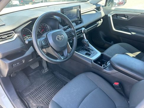 Used 2022 Toyota RAV4 XLE AWD/4WD image 25