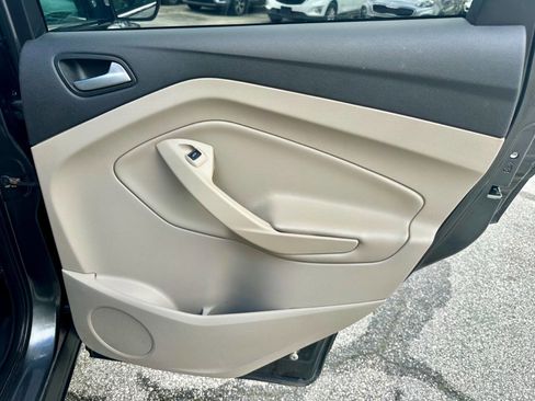 Used 2018 Ford Escape SE w/ Ford Safe & Smart Package image 15