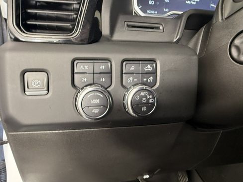 Used 2022 GMC Sierra 1500 AT4 w/ AT4 Preferred Package AWD/4WD image 22