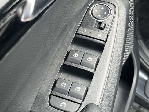 New 2026 Kia Seltos S FWD image 20