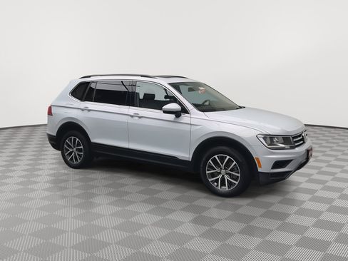 Used 2019 Volkswagen Tiguan SEL Premium R-Line image 37