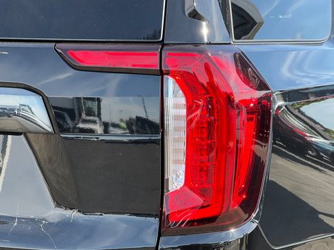 Used 2023 GMC Yukon Denali Ultimate AWD/4WD image 41