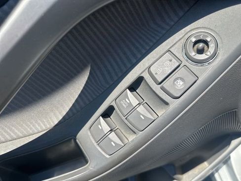 Used 2012 Hyundai Elantra GLS w/ Preferred Pkg 3 FWD image 11