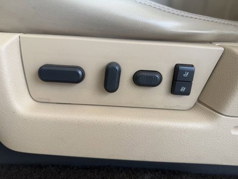 Used 2014 Ford F150 Lariat w/ Equipment Group 502A Luxury image 39