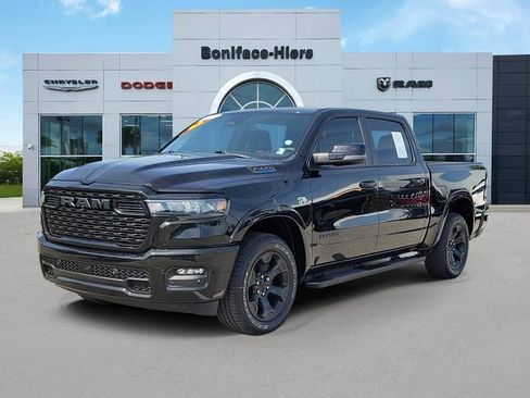 Used 2026 RAM 1500 4x4 Crew Cab image 3