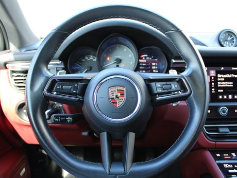 Certified 2024 Porsche Macan S image 16
