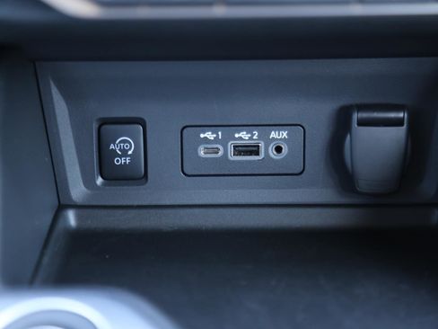 Used 2025 Nissan Sentra SR w/ SR Premium Package image 16