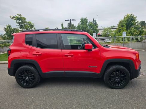 Used 2016 Jeep Renegade Latitude AWD/4WD image 6
