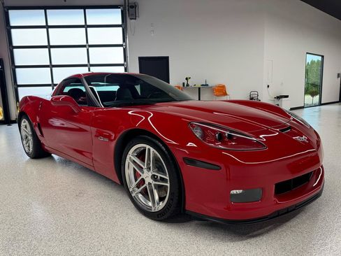 Used 2007 Chevrolet Corvette Z06 w/ Preferred Equipment Group RWD image 20