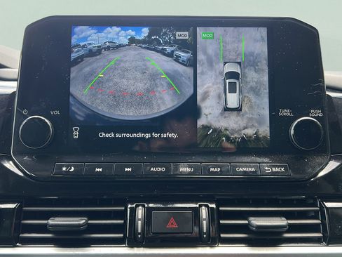 Used 2025 Nissan Pathfinder SL w/ SL Premium Package FWD image 24