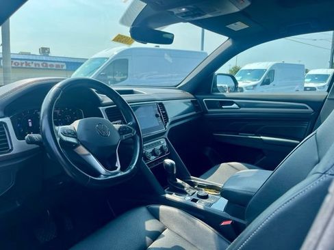 Used 2020 Volkswagen Atlas Cross Sport SEL AWD/4WD image 3