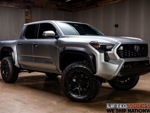 Used 2025 Toyota Tacoma TRD Off-Road image 1