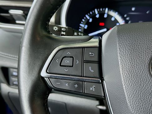 Used 2021 Toyota Highlander XLE FWD image 16