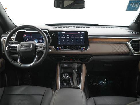 Used 2024 GMC Canyon Denali AWD/4WD image 13