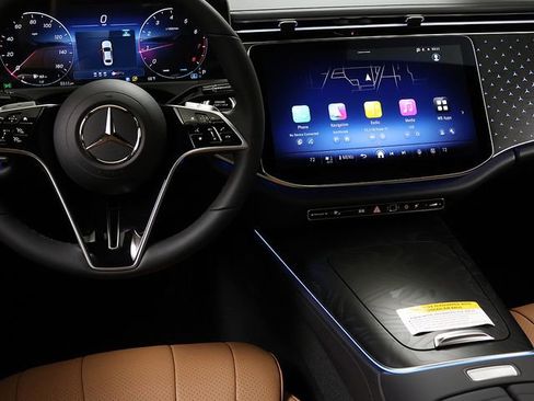 New 2026 Mercedes-Benz E 350 4MATIC Sedan image 15