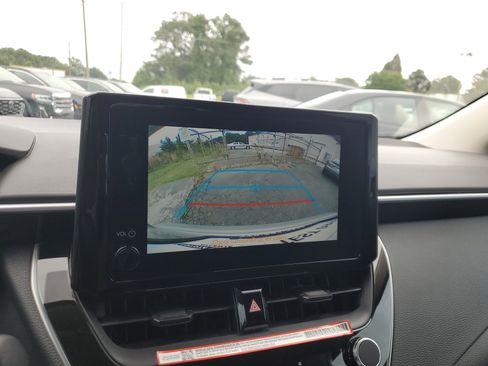 Used 2025 Toyota Corolla LE FWD image 23
