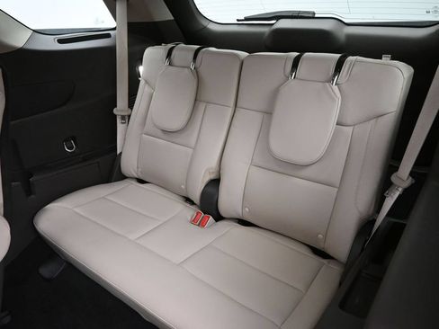 Used 2023 Ford Explorer Platinum w/ Technology Package AWD/4WD image 17
