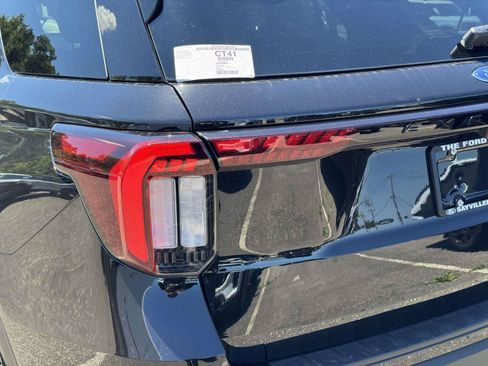New 2026 Ford Explorer ST-Line w/ ST-Line Street Pack AWD/4WD image 9