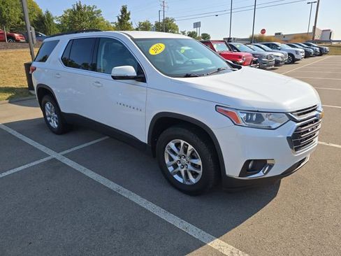 Used 2021 Chevrolet Traverse LT w/ LPO, Floor Liner Package image 7