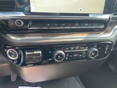 Used 2025 Chevrolet Silverado 1500 LT image 15