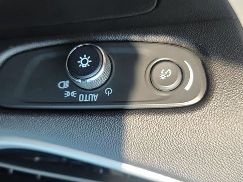 Used 2023 Chevrolet Malibu LT FWD image 32