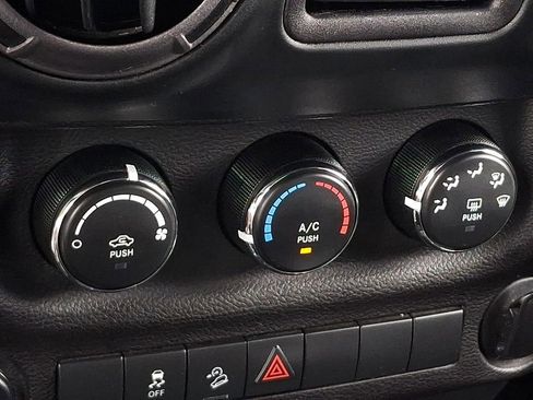 Used 2018 Jeep Wrangler Sport AWD/4WD image 15