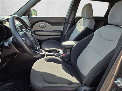 Used 2015 Kia Soul FWD image 14