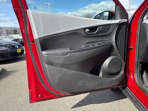 Used 2019 Hyundai Kona SE image 18