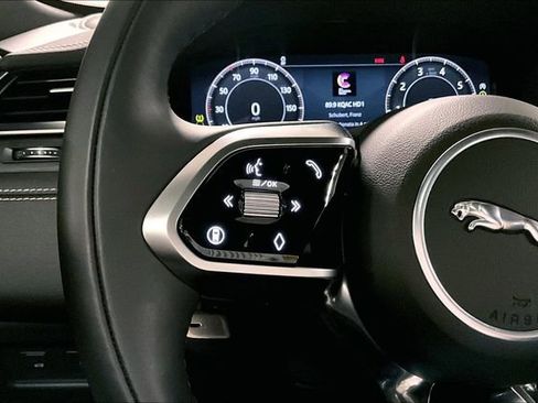 Certified 2025 Jaguar F-PACE R-Dynamic S image 20