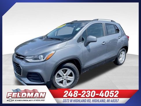 Used 2019 Chevrolet Trax LT w/ LT Convenience Package FWD image 1