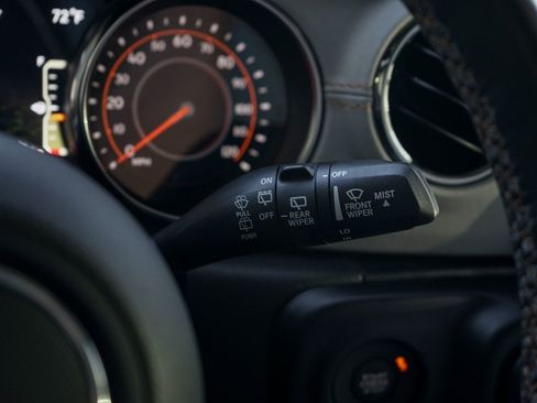 Used 2022 Jeep Wrangler Unlimited Sahara image 23