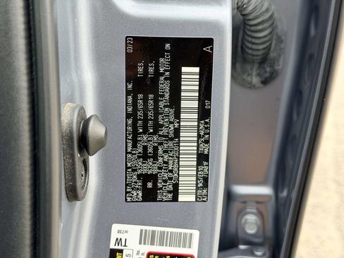 Used 2023 Toyota Highlander XLE AWD/4WD image 27