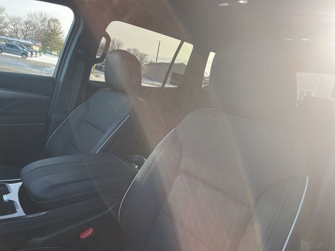 Used 2025 Buick Enclave Preferred image 12