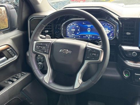 Used 2023 Chevrolet Silverado 1500 LT Trail Boss w/ LPO, Dark Essentials Package image 12