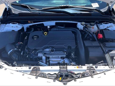 Used 2025 Chevrolet Malibu LT FWD image 30