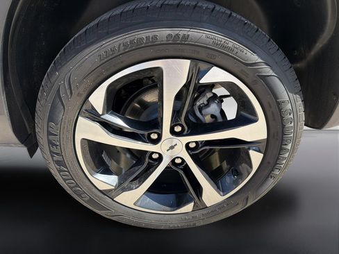 Used 2025 Chevrolet Trax RS w/ Driver Confidence Package FWD image 9