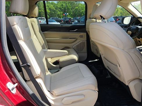 Used 2022 Jeep Grand Cherokee L Limited w/ Luxury Tech Group II RWD image 14