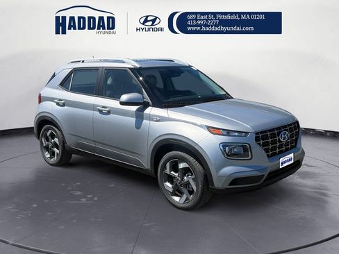 New 2026 Hyundai Venue SEL FWD image 8