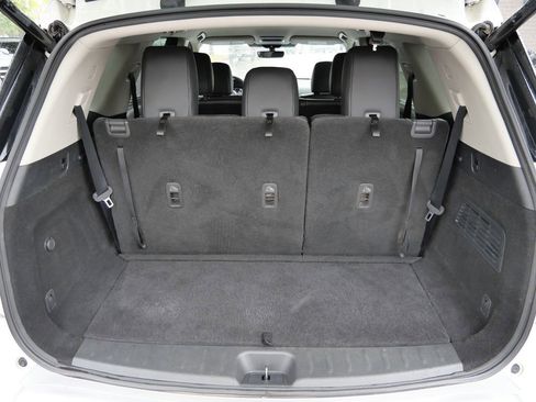 Used 2023 Nissan Pathfinder SL image 14