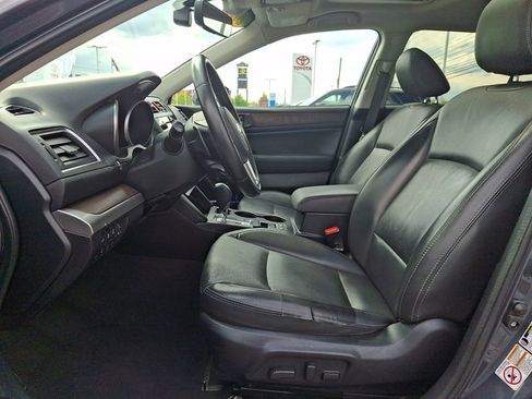 Used 2017 Subaru Outback 2.5i Limited AWD/4WD image 13