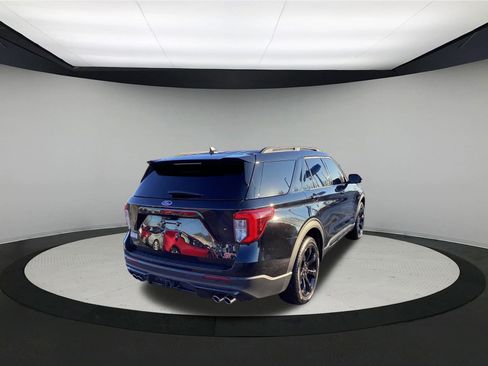 Used 2024 Ford Explorer ST w/ Equipment Group 401A image 8