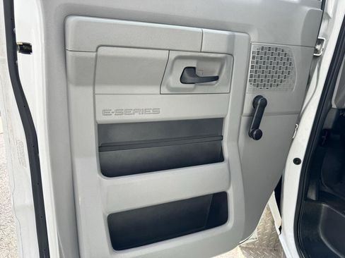 Used 2013 Ford E-350 and Econoline 350 Super Duty w/ Shuttle Bus Prep Pkg RWD image 15