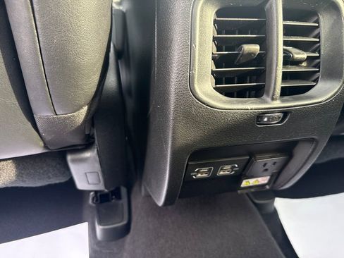Certified 2022 Jeep Cherokee Limited AWD/4WD image 31
