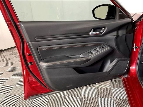 Used 2021 Nissan Altima 2.5 SR w/ SR Premium Package image 25