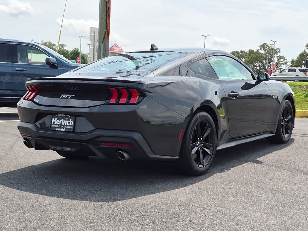 Used 2024 Ford Mustang GT RWD image 3