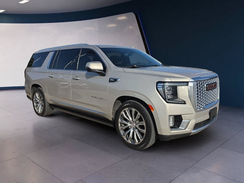 Used 2021 GMC Yukon XL Denali w/ Denali Premium Package RWD image 7